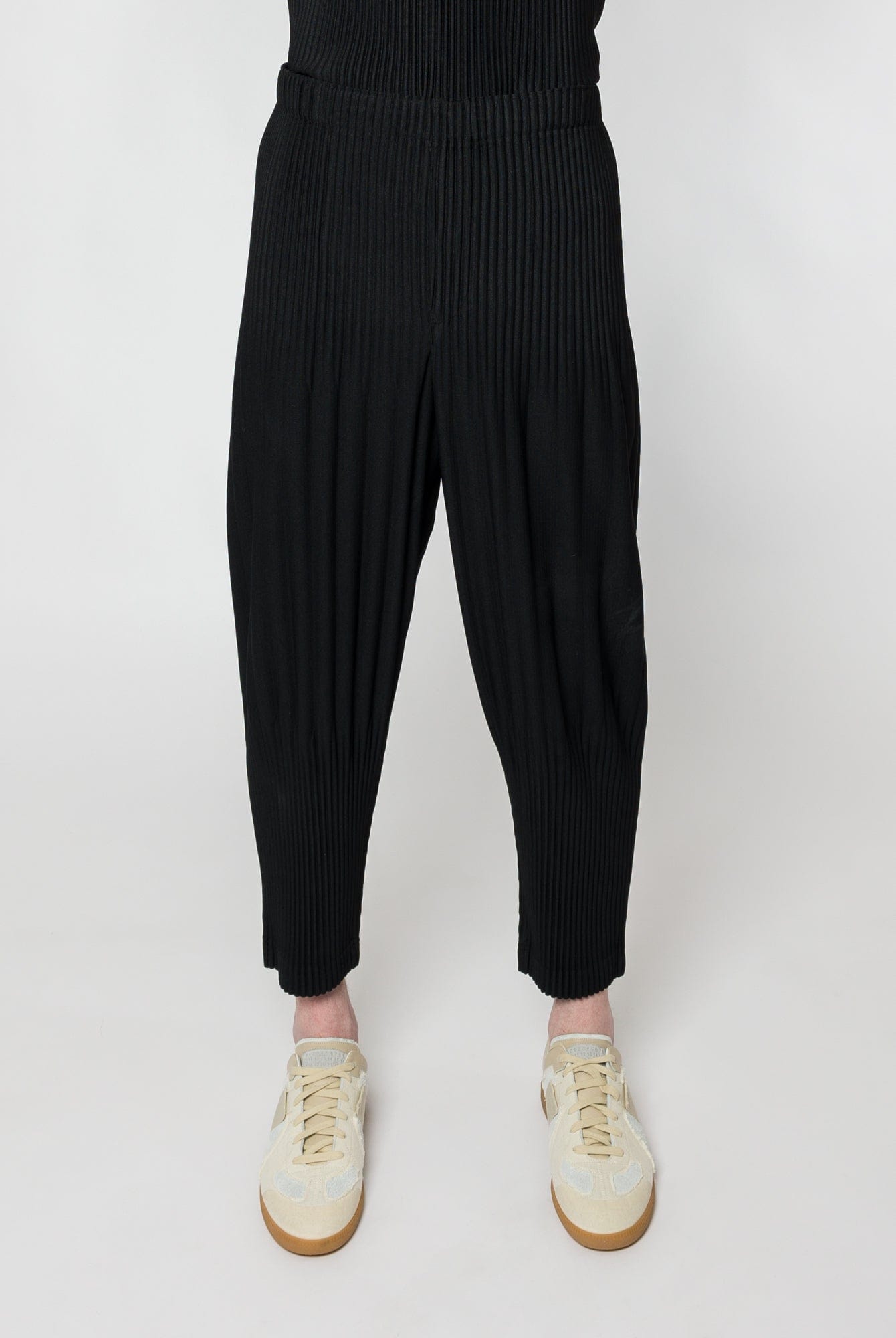 Homme Plissé Issey Miyake Basics Joggers in Black – Antidote