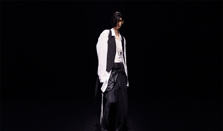 美しいドレープを魅せるANN DEMEULEMEESTER – Lift Daikanyama