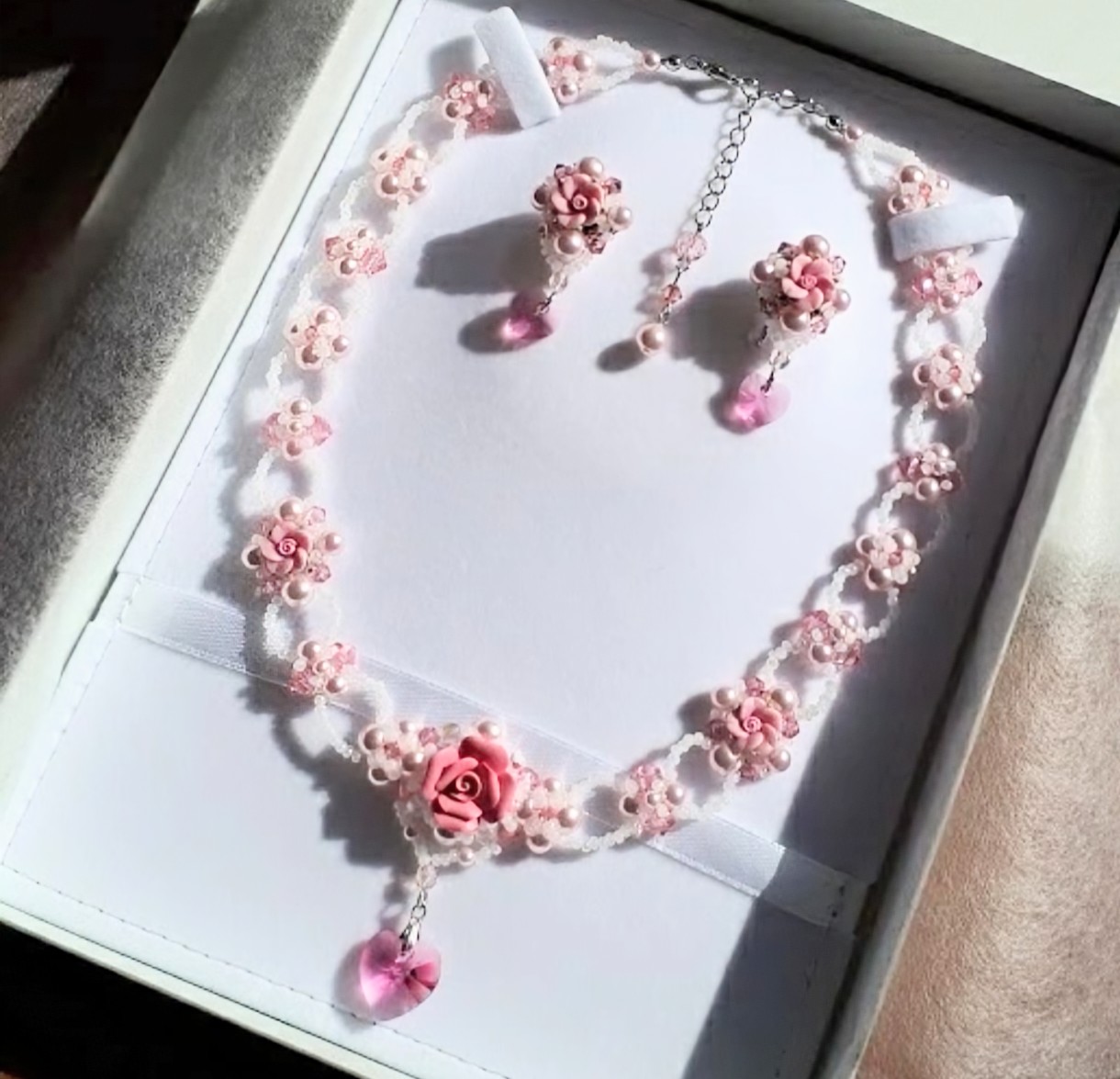 楽天市場】Romanticしずくかハートが揺れるピンク薔薇のネックレス