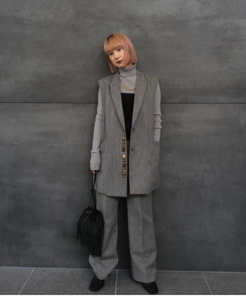 Ameri（アメリ）の「UND MANY MOTIF BUTTON VEST（ベスト）」 - WEAR