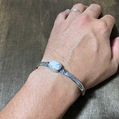 ホワイトバッファロー シルバー バングル ブレスレット #インディアン