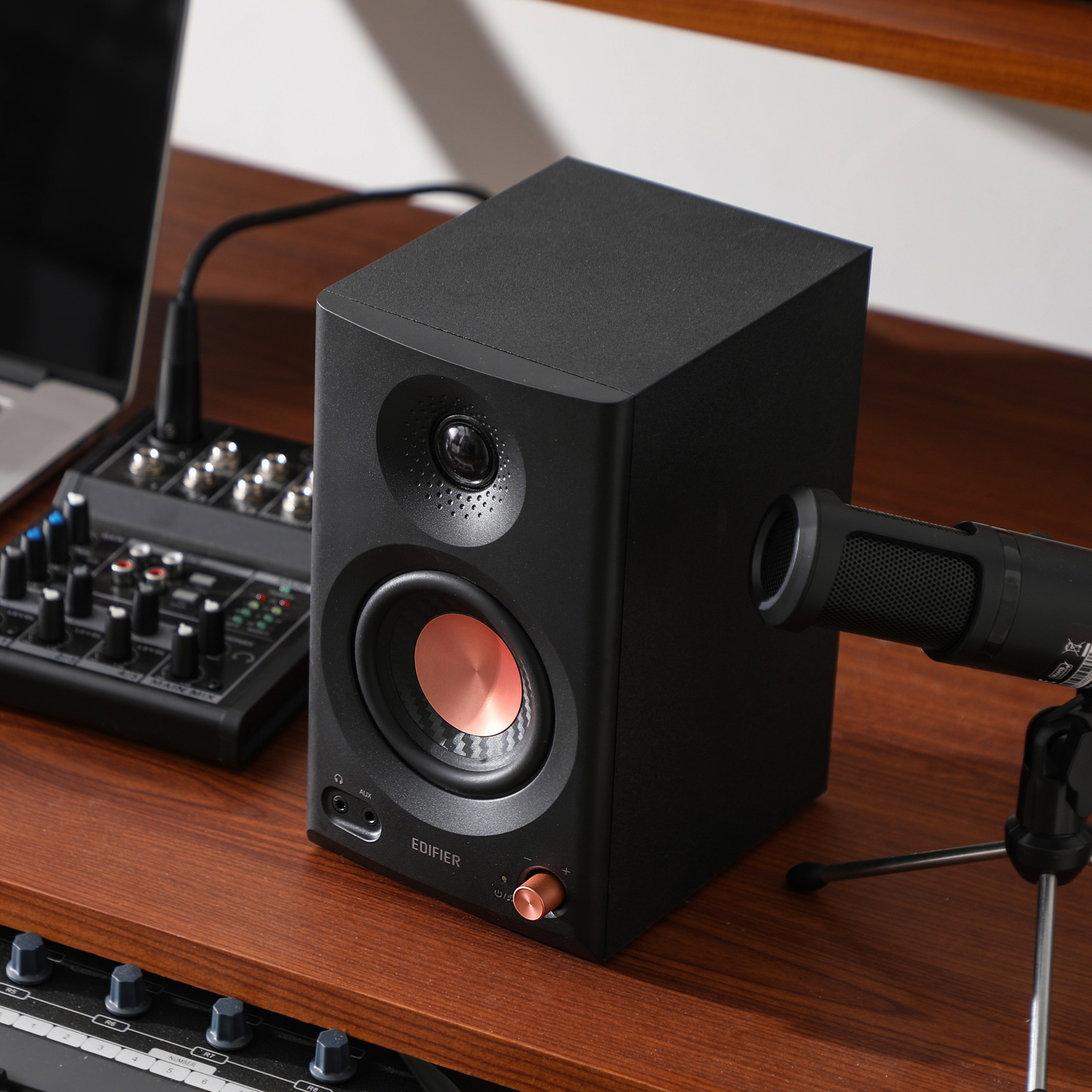 MR3 Powered Studio Monitor Speakers – Edifier USA