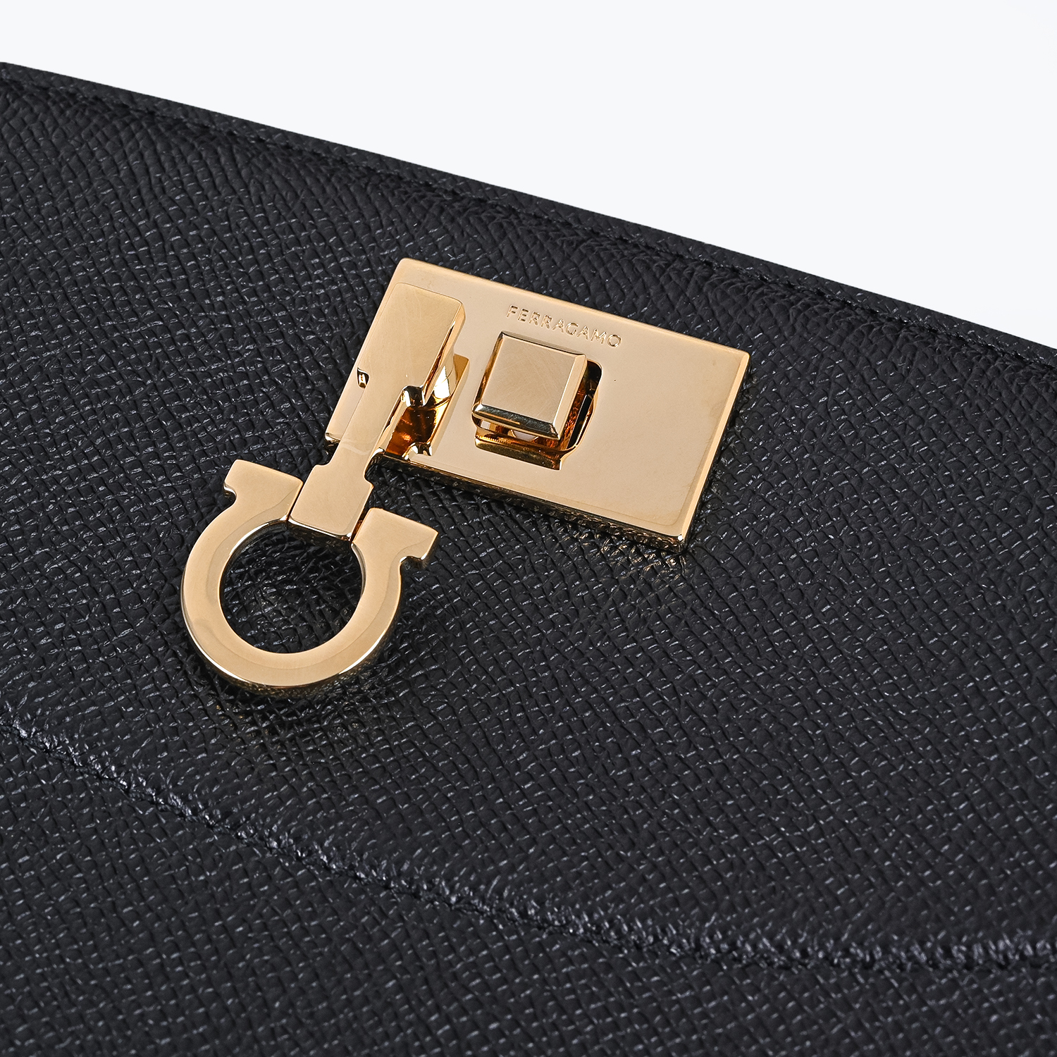 フェラガモ Salvatore Ferragamo サルヴァトーレフェラガモ