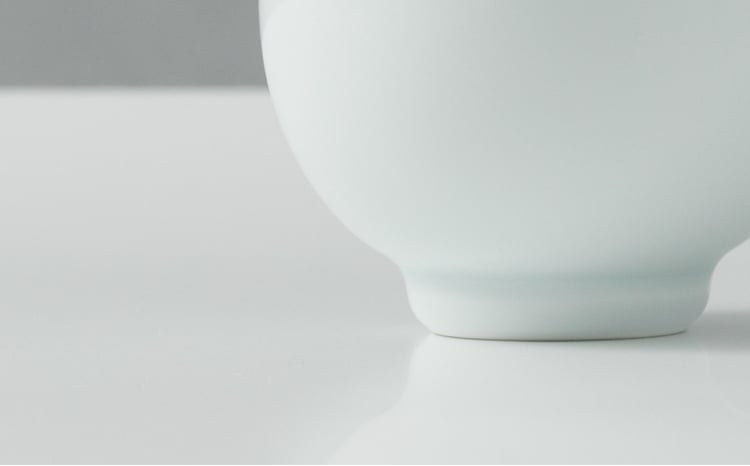 井上萬二窯】有田焼／白磁ぐい呑 - 佐賀県NPO支援｜ふるさとチョイス