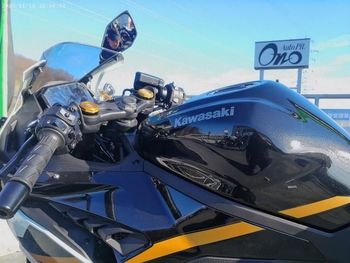 ZX-4R/カワサキ 2026年モデル エンジンスライダー スモークスクリーン
