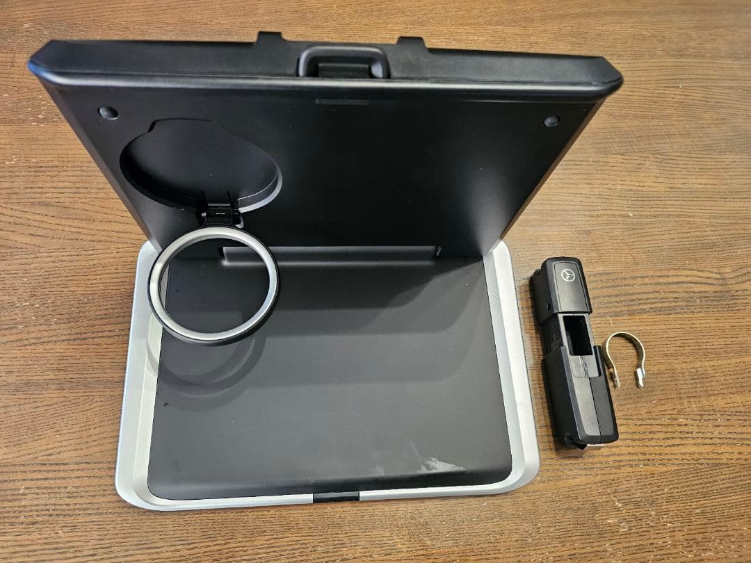 メルセデスベンツ　コンフォートシステム　テーブル、ベースメントセット Amazon | 【メルセデス・ベンツ アクセサリー】純正 コンフォート