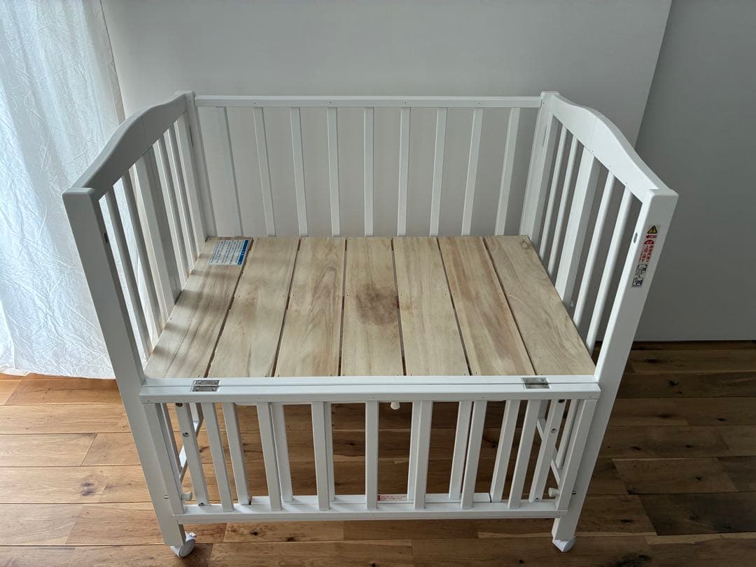 【美品】【送料込み】カトージ　ベビーベッド　折りたたみ カトージ（KATOJI） ベビーベッド 日本製 折りたたみ ベビーベッド