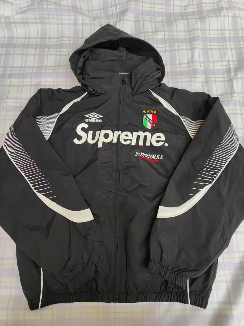 ナイロンのジャケットは黒Mです adidas（アディダス） ナイロンジャケット メンズ レディース